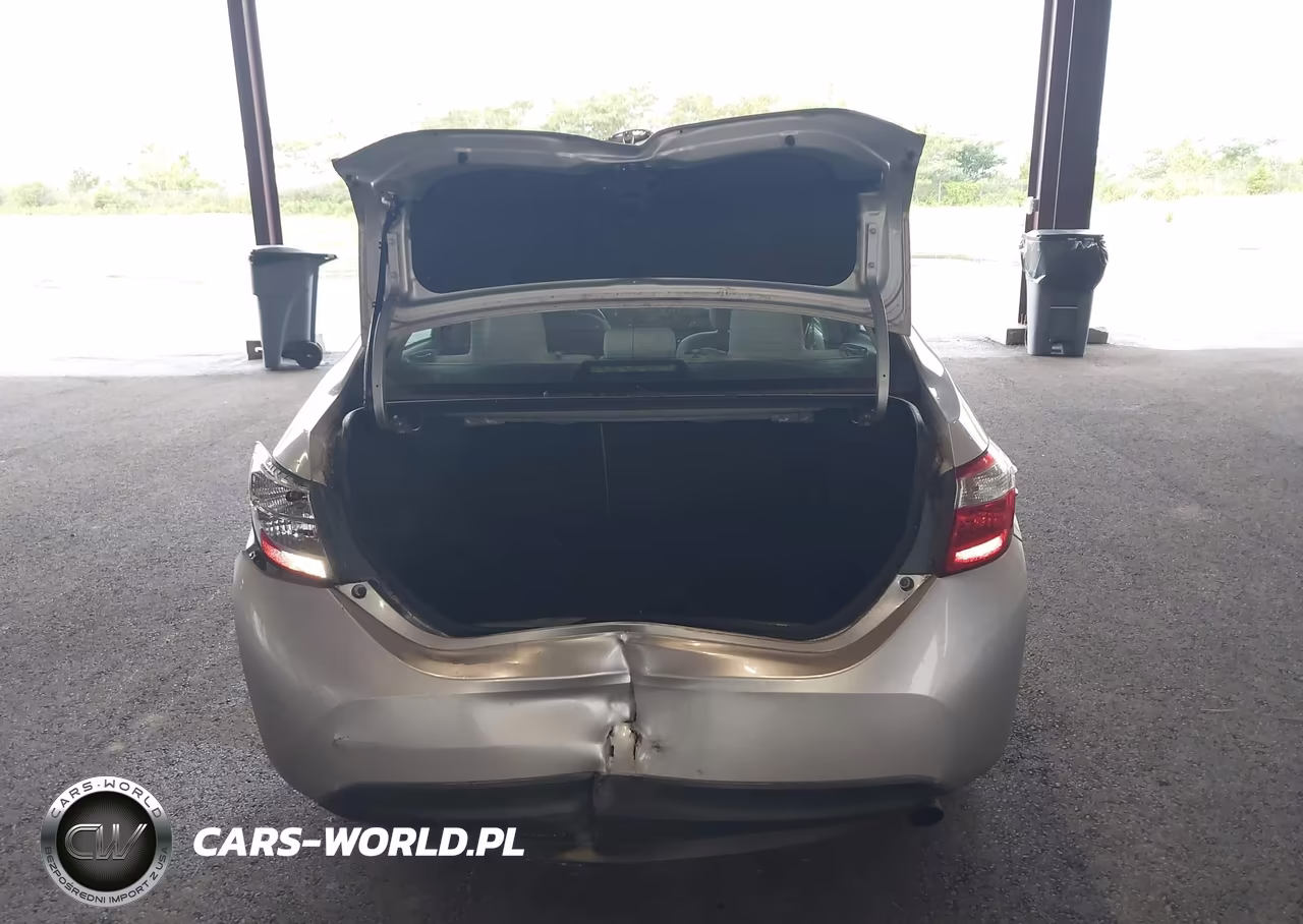 2015 Toyota Corolla Le VIN:2T1BURHE7FC320948 - 16