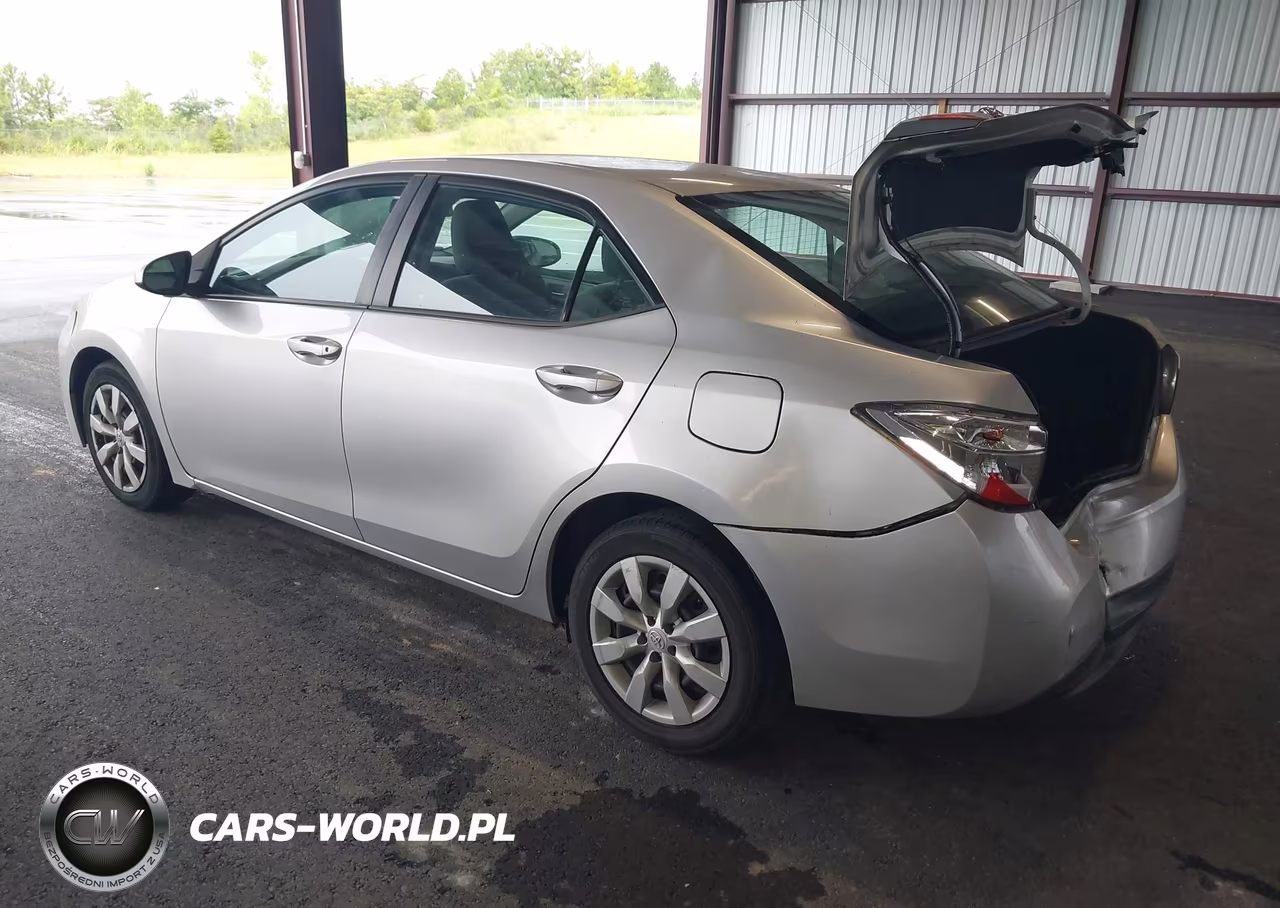 2015 Toyota Corolla Le VIN:2T1BURHE7FC320948 - 3