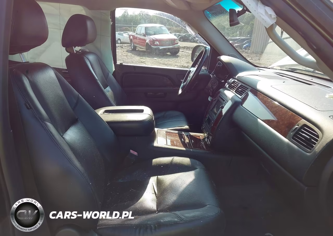 2010 Chevrolet Tahoe Ltz VIN:1GNUKCE06AR111503 - 5