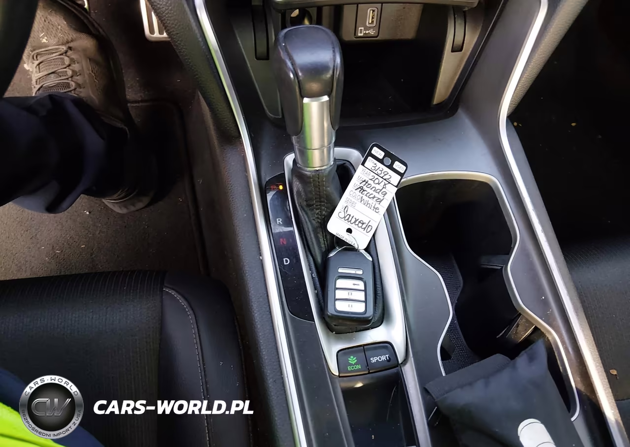 2018 Honda Accord Sport VIN:1HGCV1F34JA235990 - 11