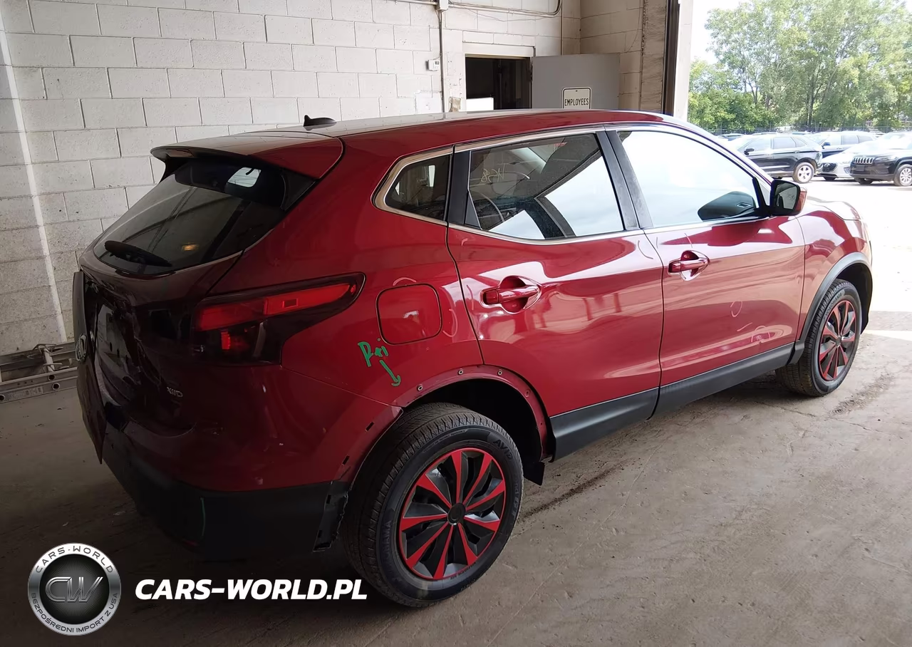 2018 Nissan Rogue Sport S VIN:JN1BJ1CR1JW267431 - 4