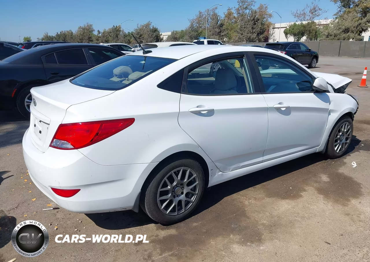 2017 Hyundai Accent Se VIN:KMHCT4AE9HU343203 - 4