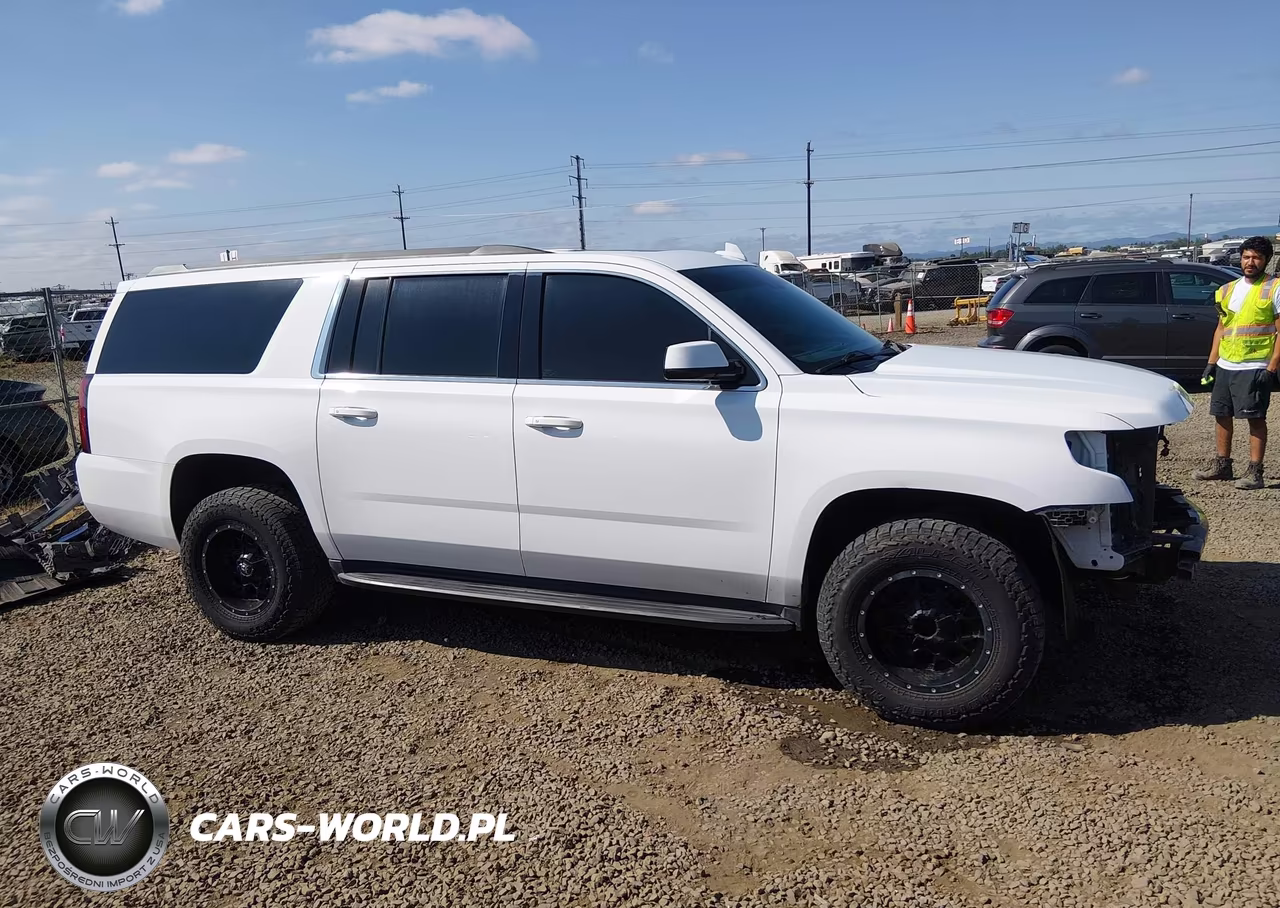 2018 Chevrolet Suburban Lt VIN:1GNSKHKC9JR248745 - 14