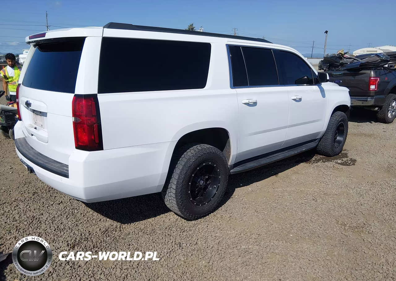 2018 Chevrolet Suburban Lt VIN:1GNSKHKC9JR248745 - 4