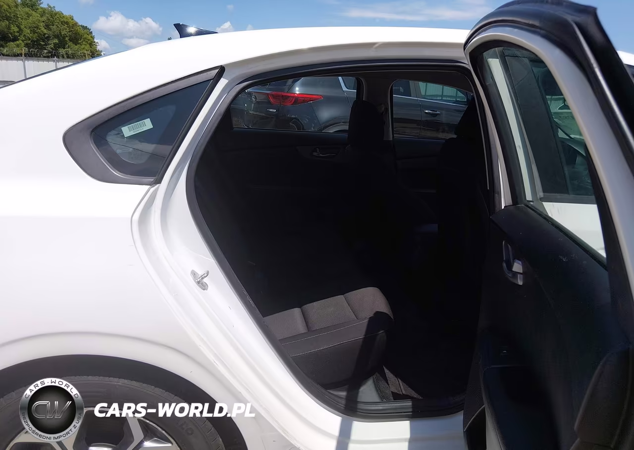 2019 Kia Forte Lxs VIN:3KPF24AD8KE083927 - 8