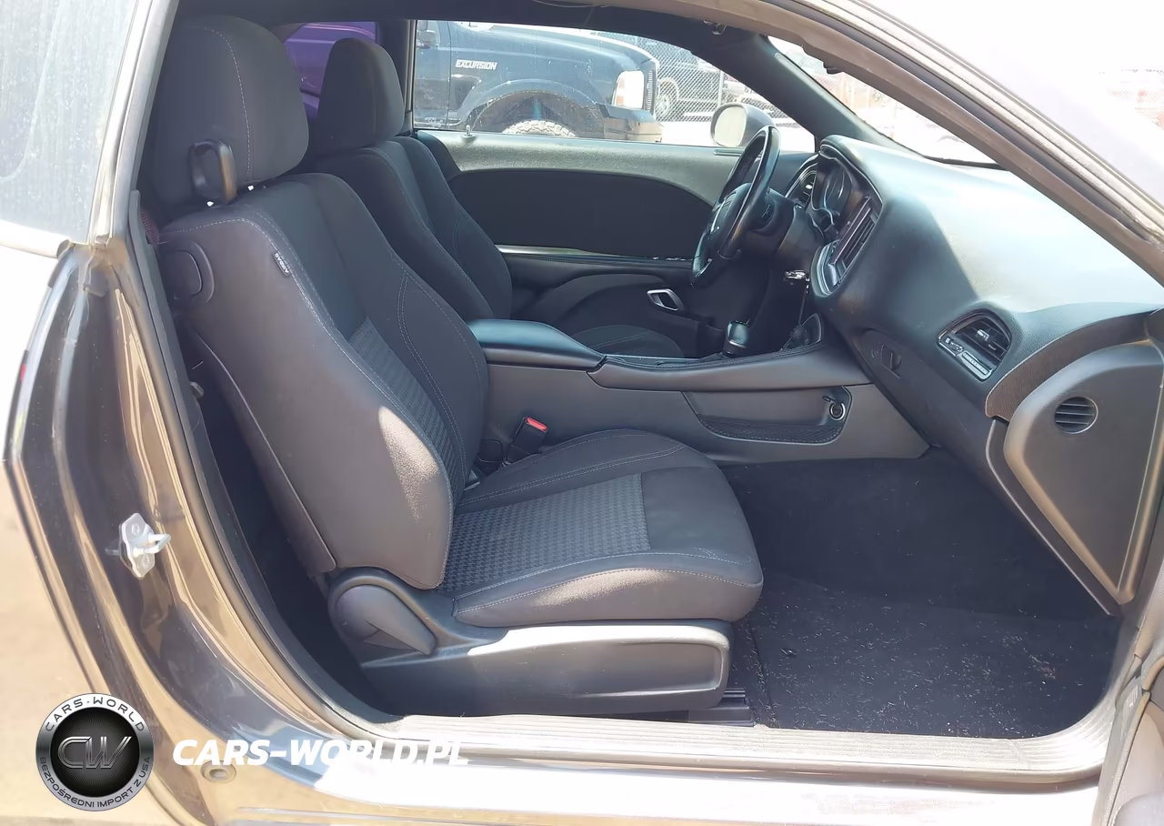 2019 Dodge Challenger Sxt VIN:2C3CDZAGXKH687542 - 5
