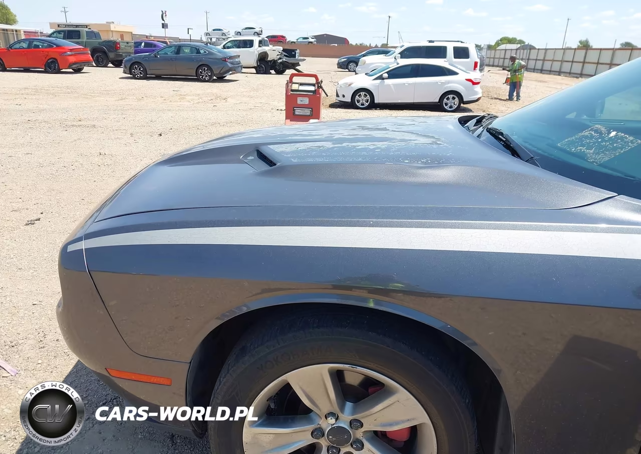 2019 Dodge Challenger Sxt VIN:2C3CDZAGXKH687542 - 6