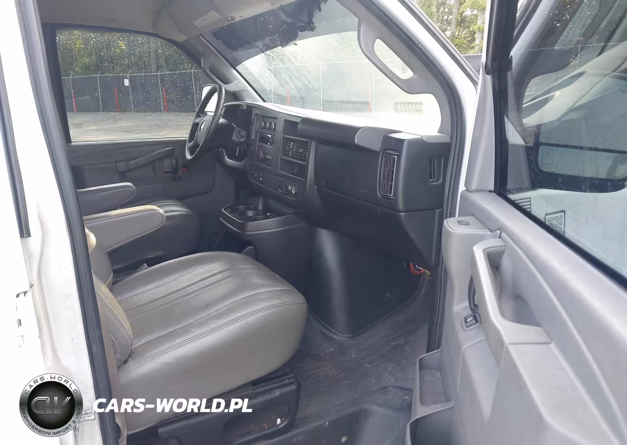 2017 Chevrolet Express 2500 Work Van VIN:1GCWGAFF0H1288597 - 5