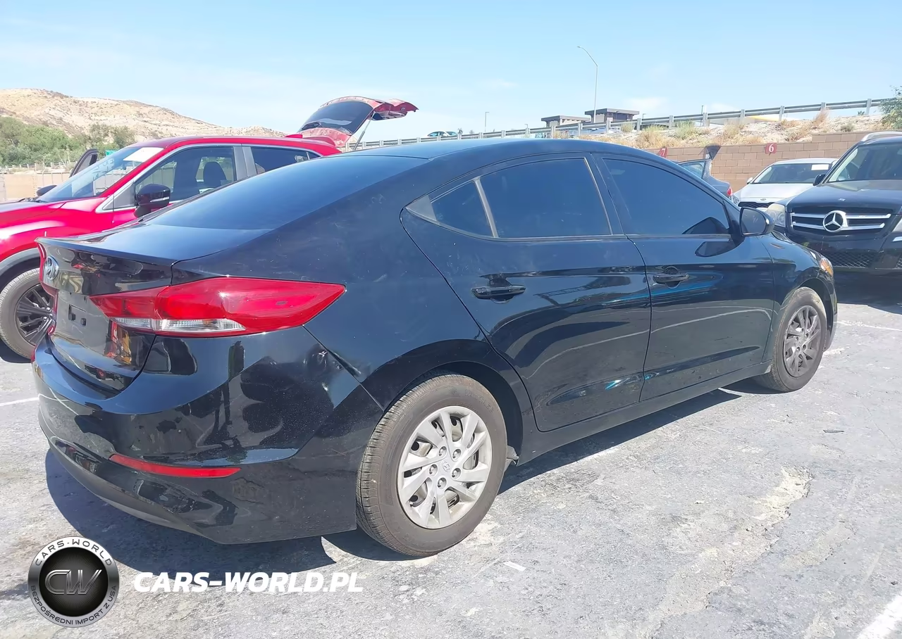 2018 Hyundai Elantra Se VIN:5NPD74LF2JH275233 - 4