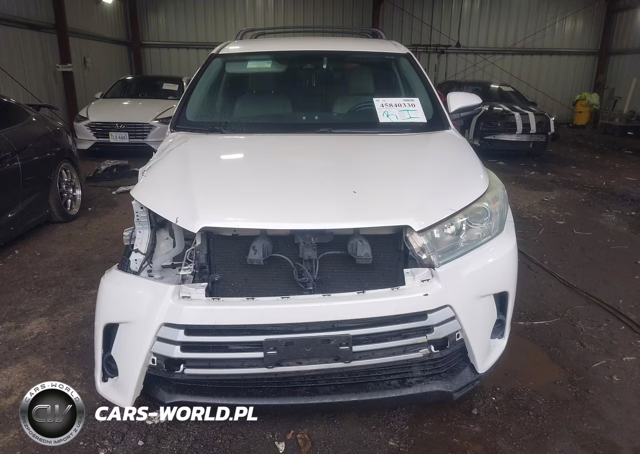 2017 Toyota Highlander Le VIN:5TDBZRFH0HS366078 - 13