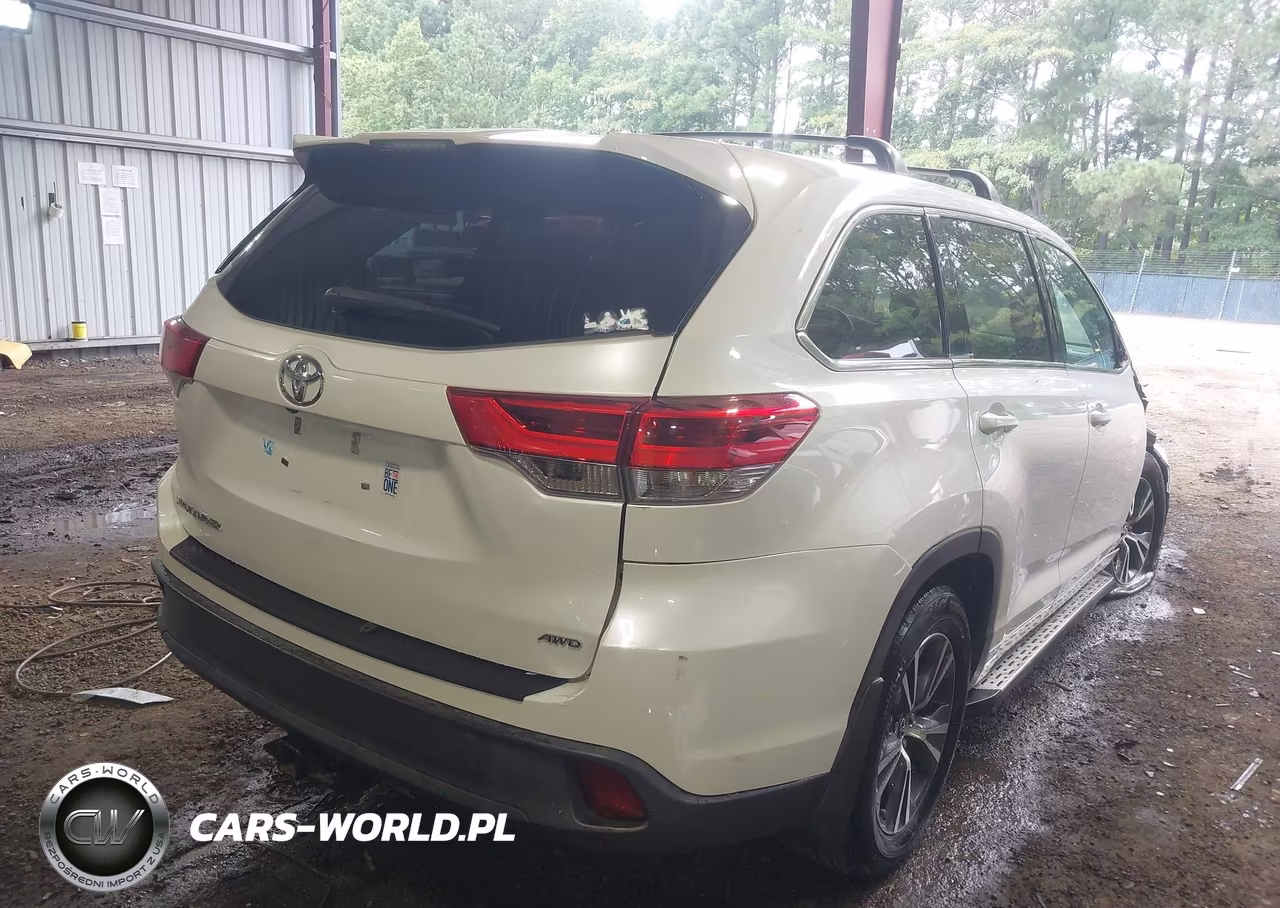 2017 Toyota Highlander Le VIN:5TDBZRFH0HS366078 - 4