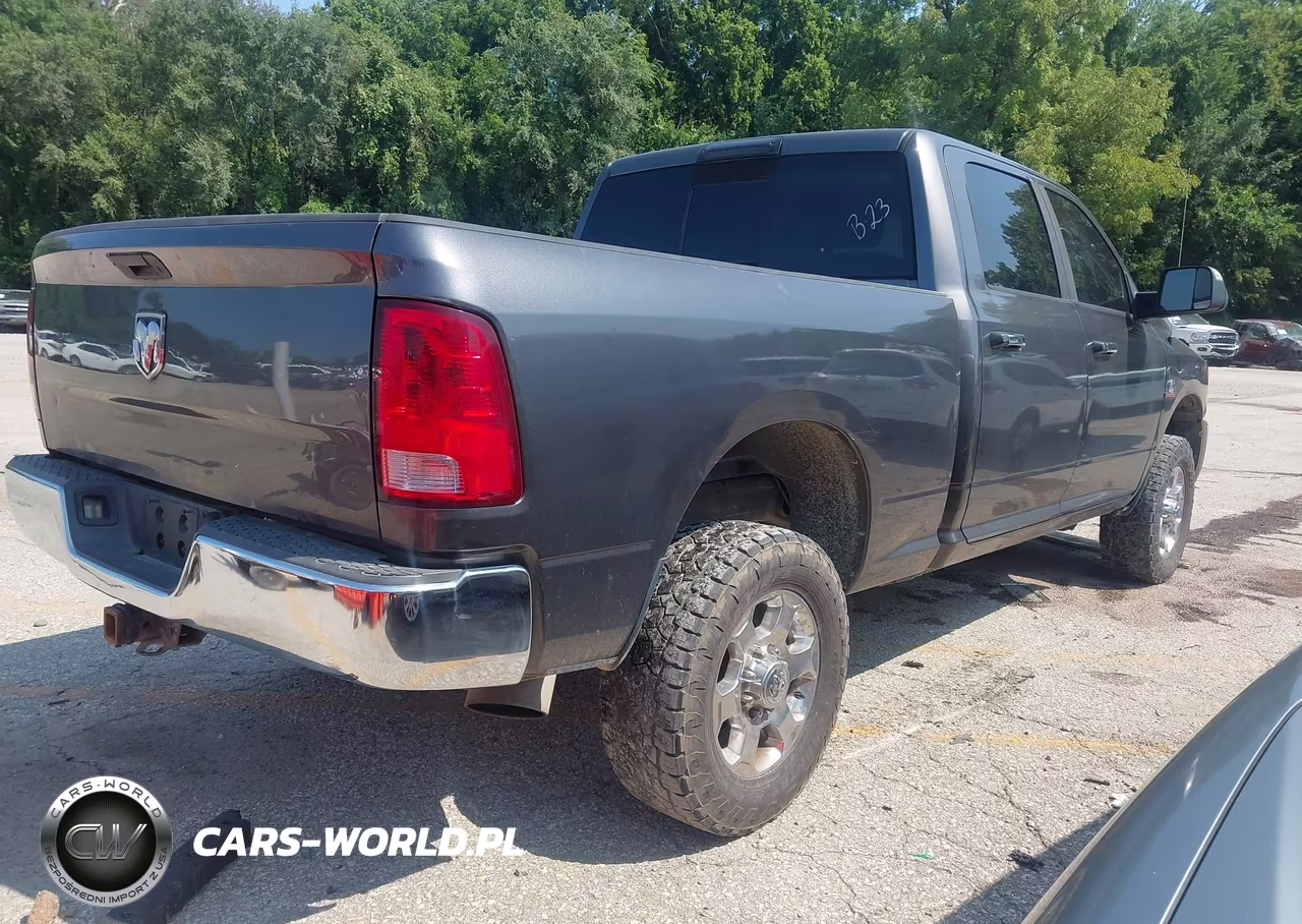 2015 Ram 2500 Slt VIN:3C6UR5DL5FG610609 - 4
