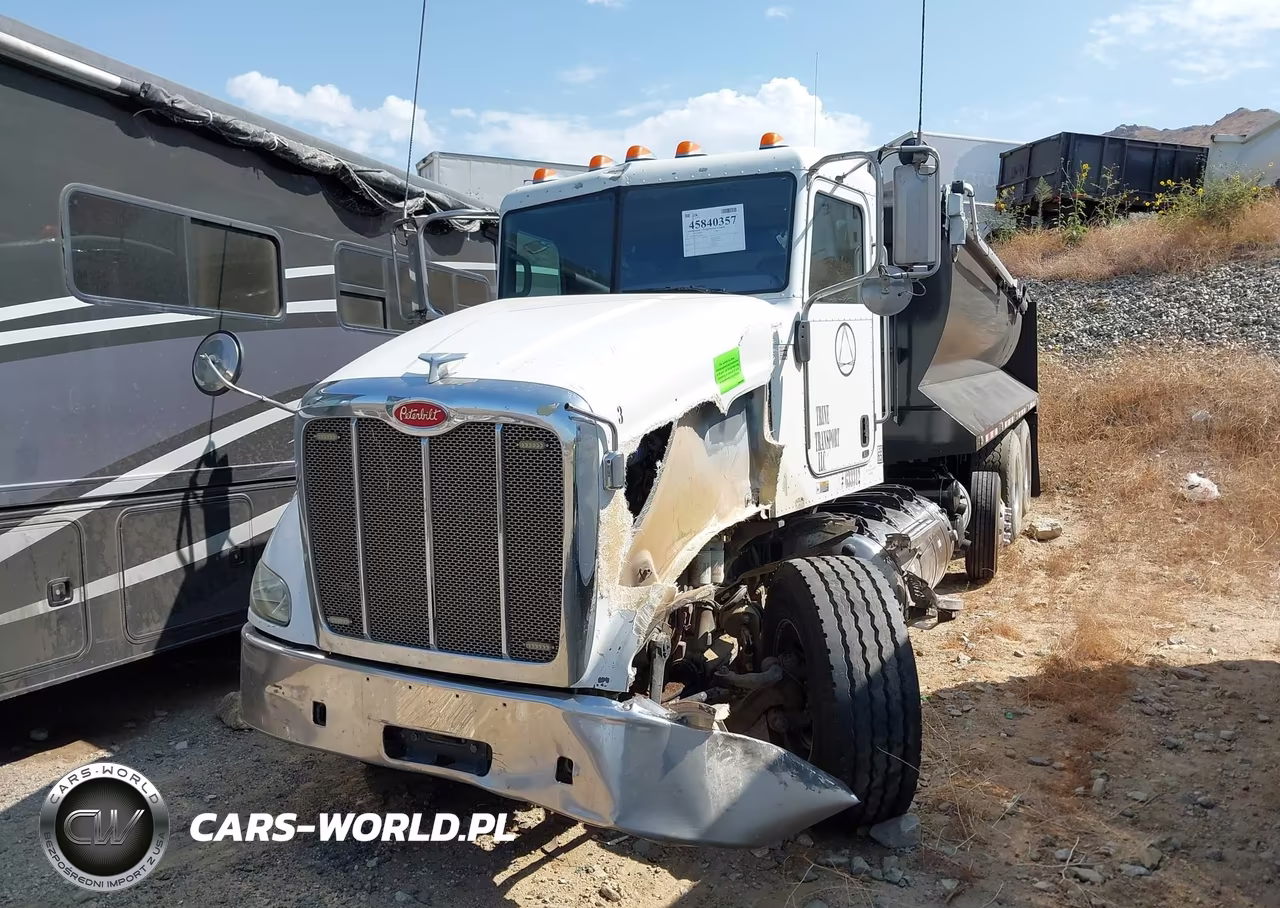 2015 Peterbilt 384 VIN:1NPVDH9X4FD284428 - 2