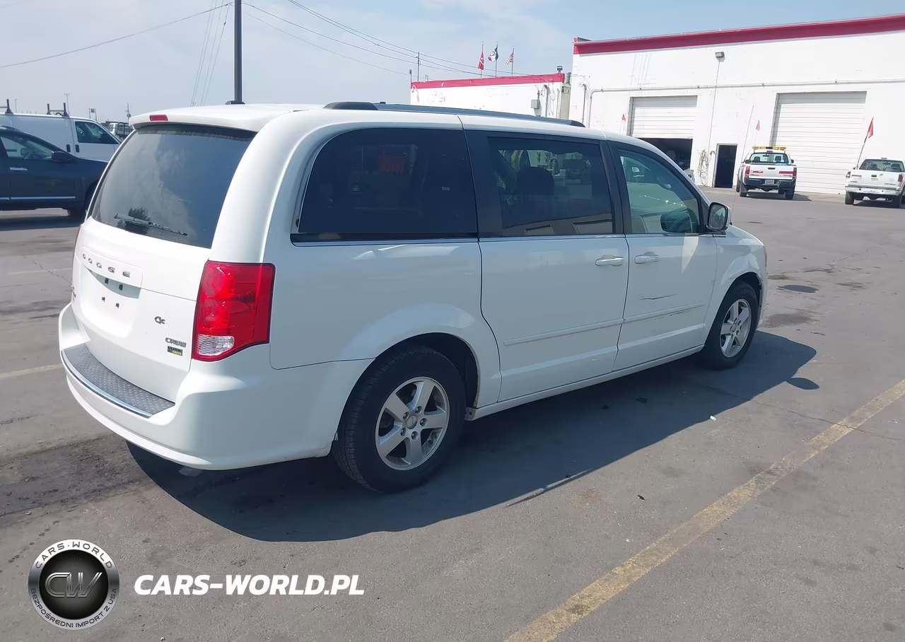 2011 Dodge Grand Caravan Crew VIN:2D4RN5DG8BR680450 - 4