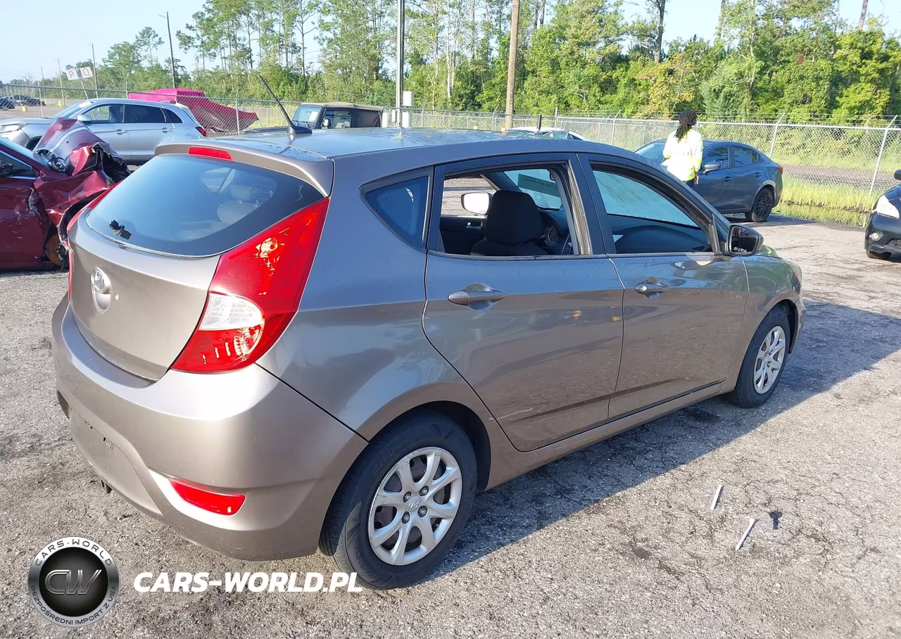 2012 Hyundai Accent Gs VIN:KMHCT5AE5CU015694 - 4