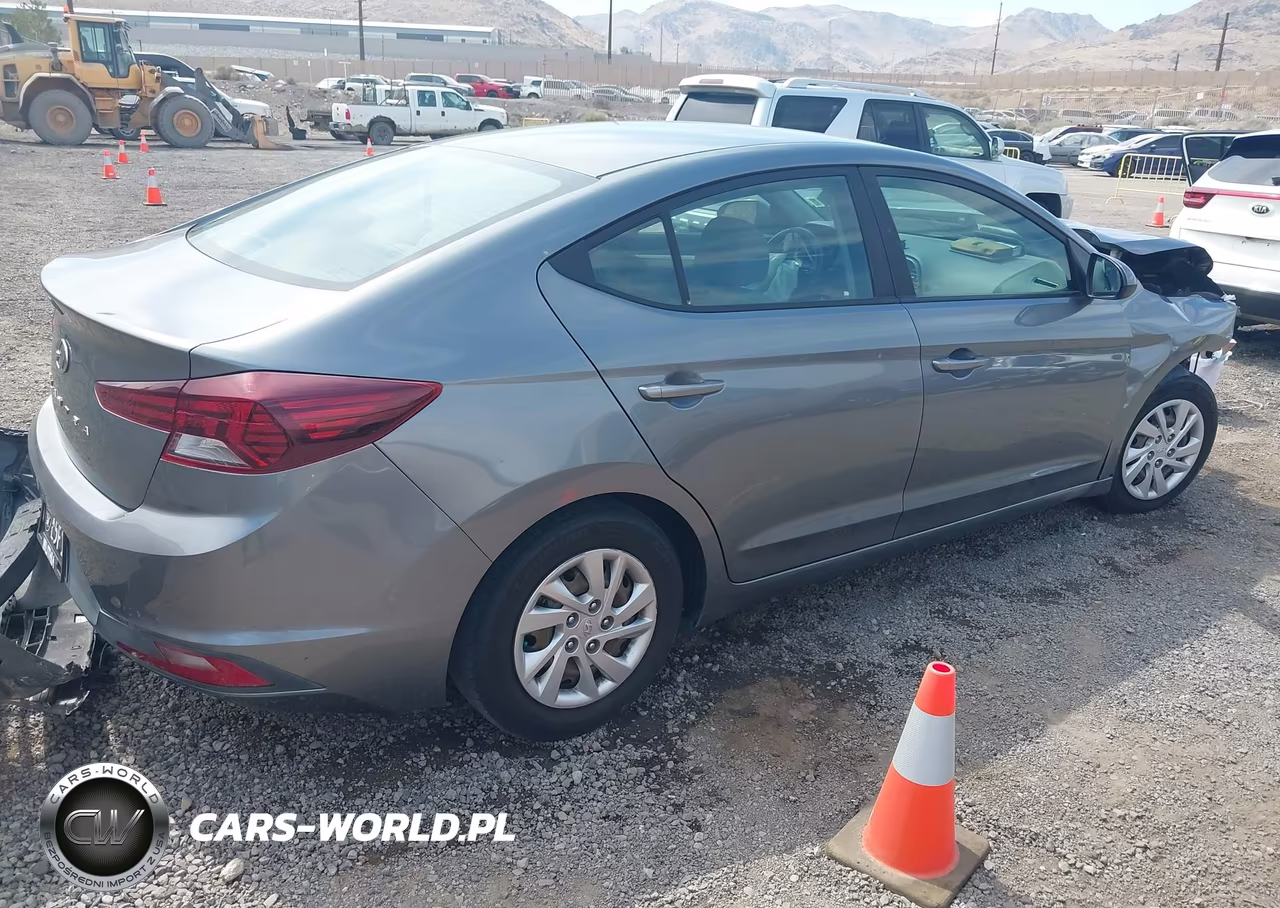 2019 Hyundai Elantra Se VIN:5NPD74LF5KH452228 - 4