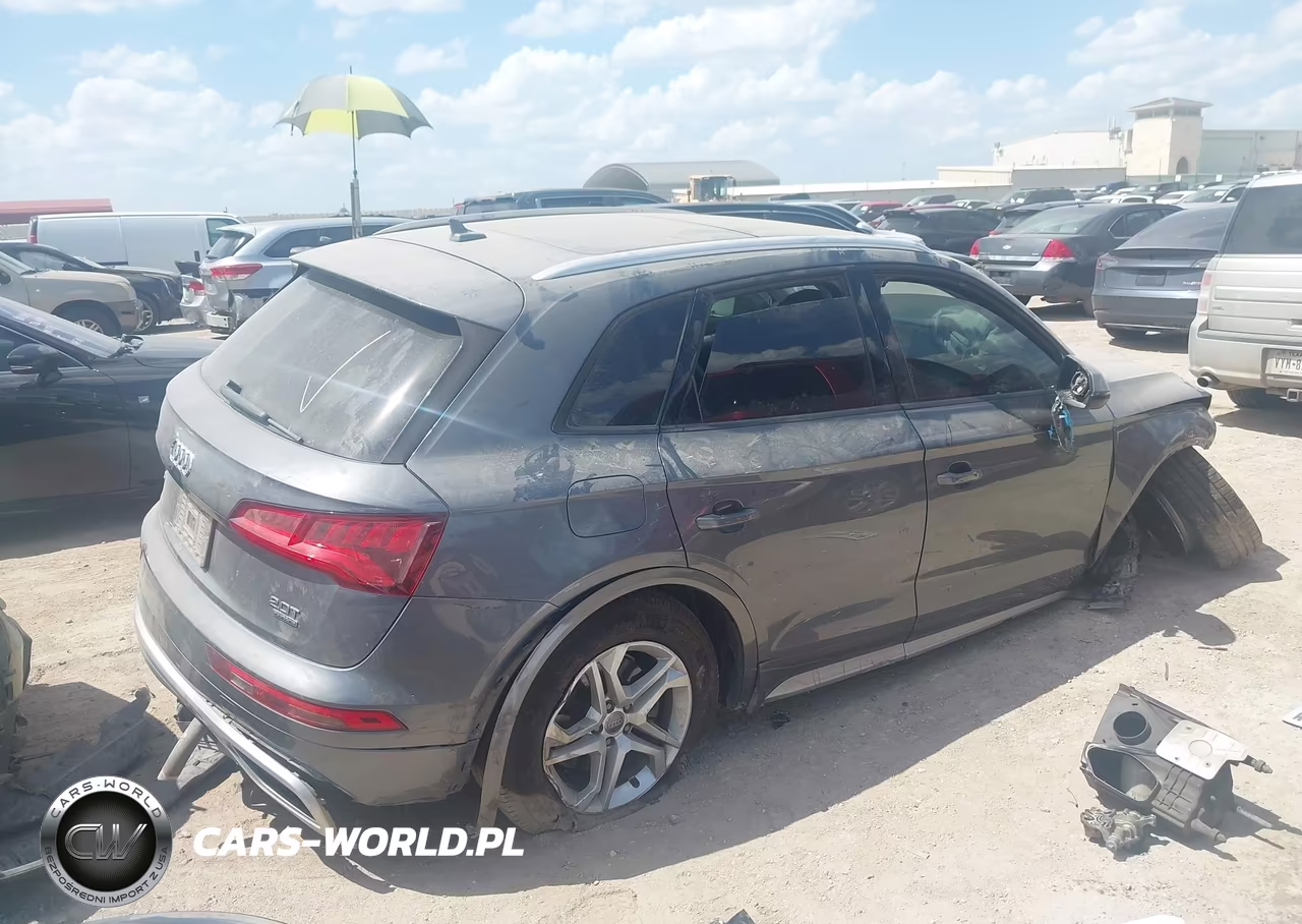 2018 Audi Q5 2.0T Premium-2.0T Tech Premium VIN:WA1ANAFY2J2139359 - 4
