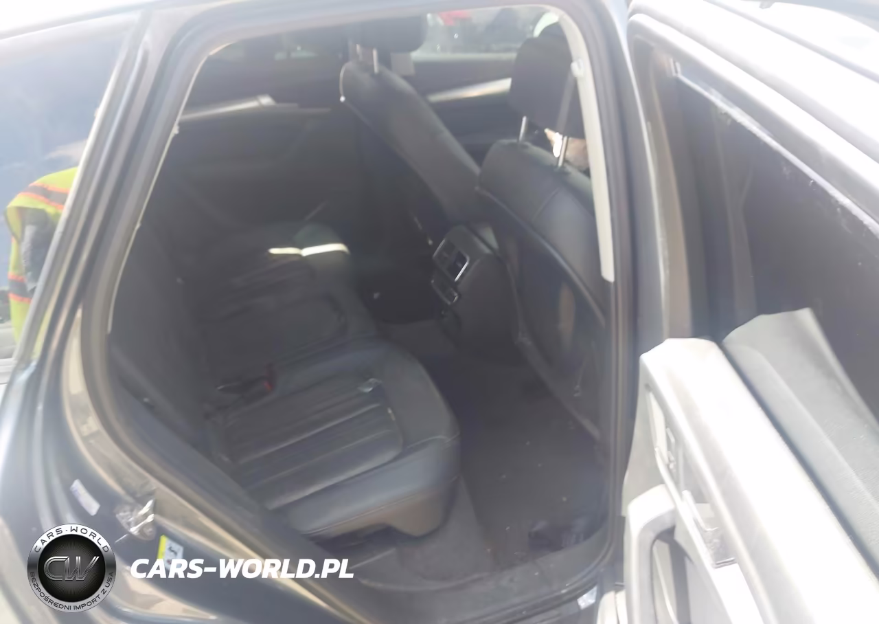 2018 Audi Q5 2.0T Premium-2.0T Tech Premium VIN:WA1ANAFY2J2139359 - 8