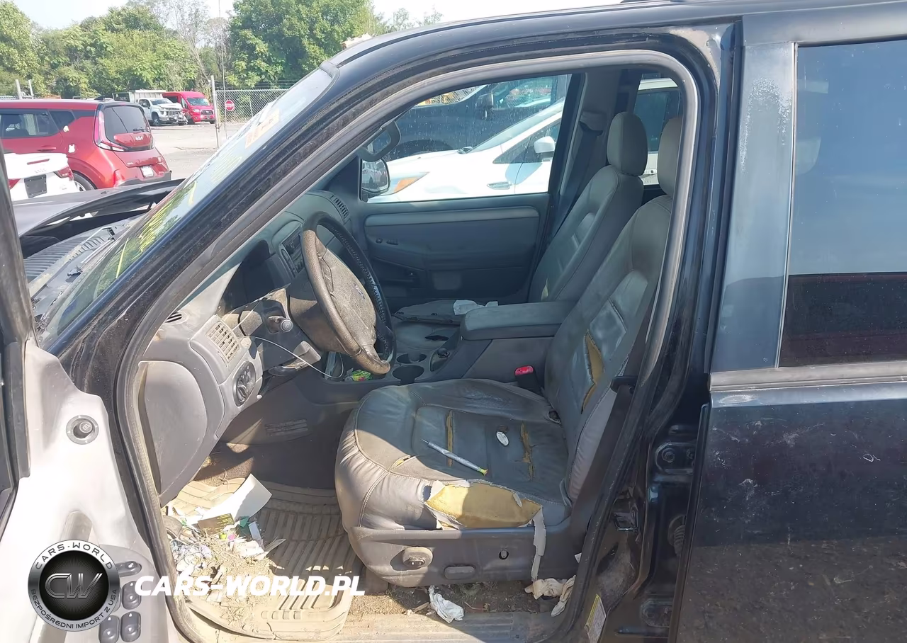 2005 Ford Explorer VIN:1FMZU73K954A55284 - 5