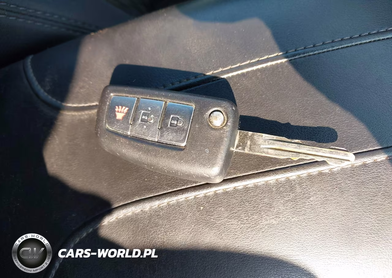 2019 Nissan Rogue S VIN:5N1AT2MV1KC748122 - 11