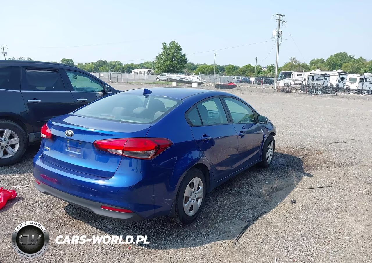 2017 Kia Forte Lx VIN:3KPFL4A72HE041026 - 4