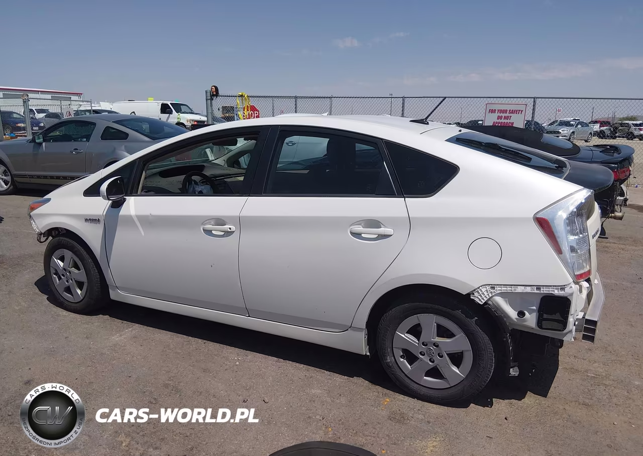 2011 Toyota Prius Three VIN:JTDKN3DU3B1432572 - 15