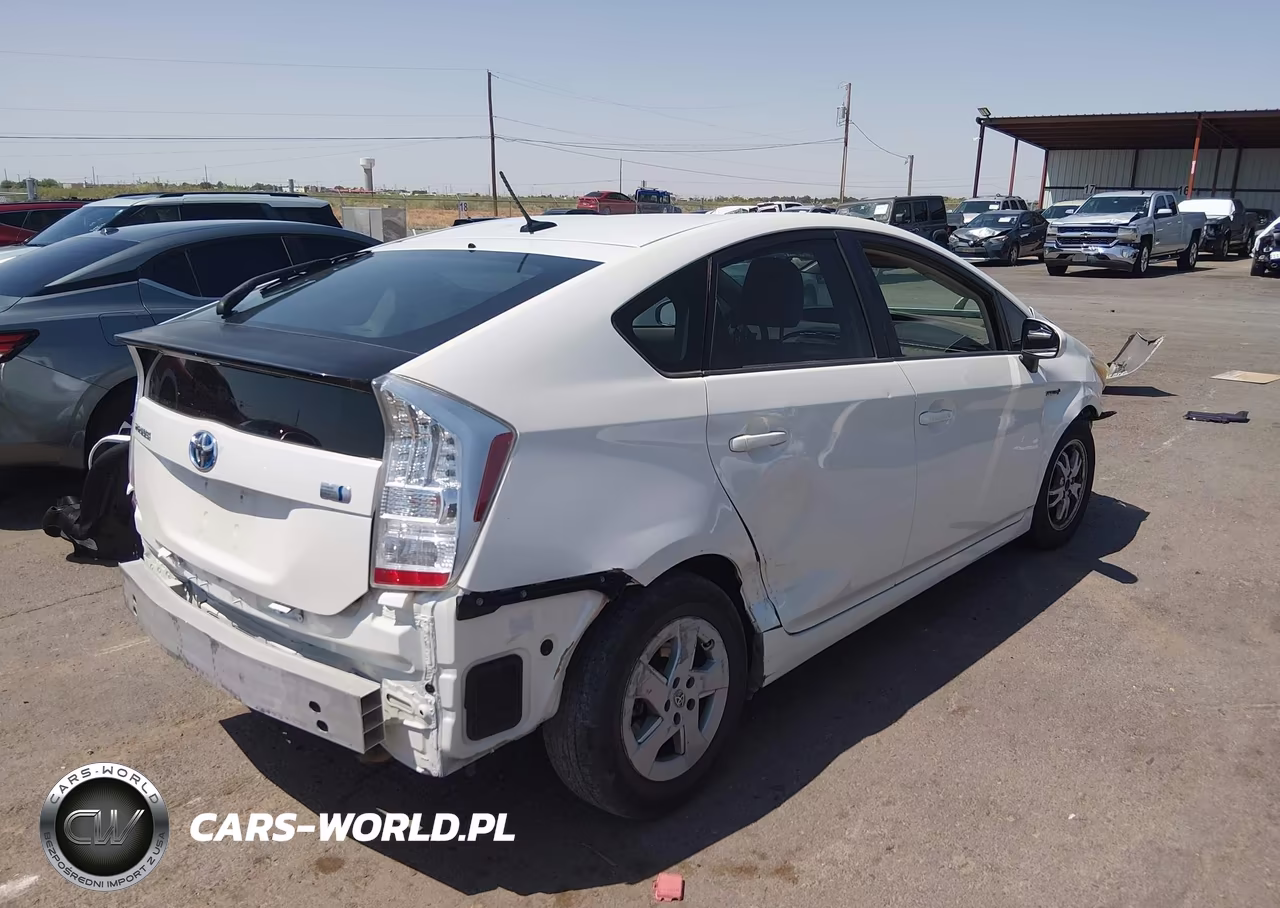 2011 Toyota Prius Three VIN:JTDKN3DU3B1432572 - 4