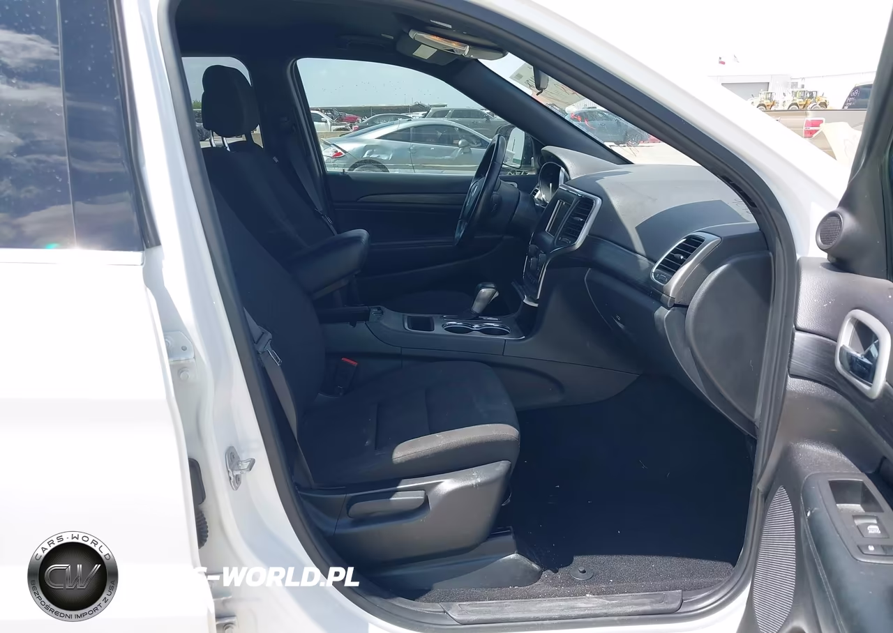 2021 Jeep Grand Cherokee Laredo E 4X4 VIN:1C4RJFAG1MC731723 - 5