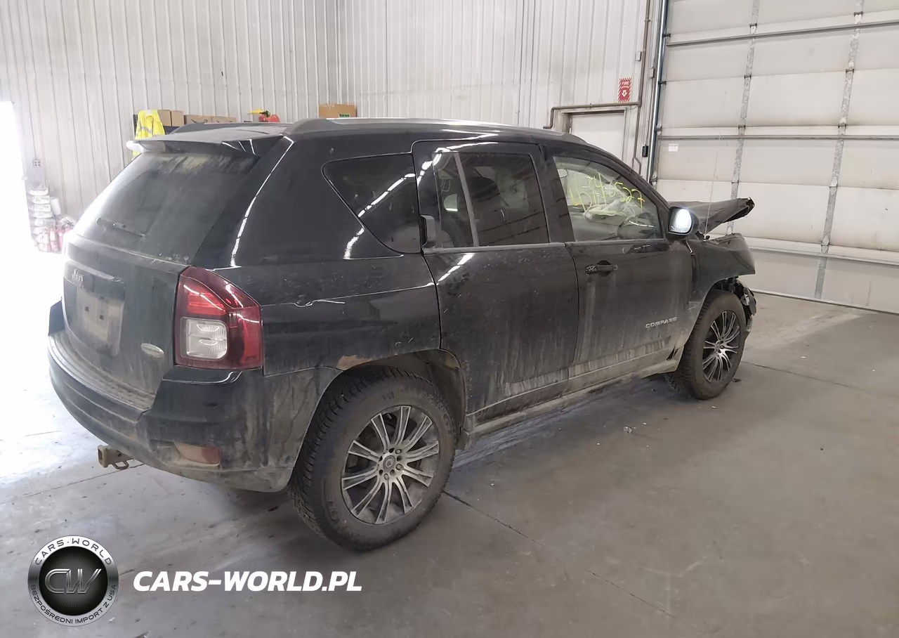 2014 Jeep Compass Latitude VIN:1C4NJDEB0ED766041 - 4