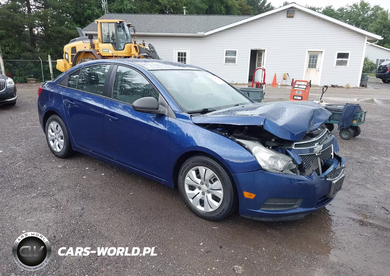 2013 Chevrolet Cruze Ls Auto – zdjęcie 1 z 14