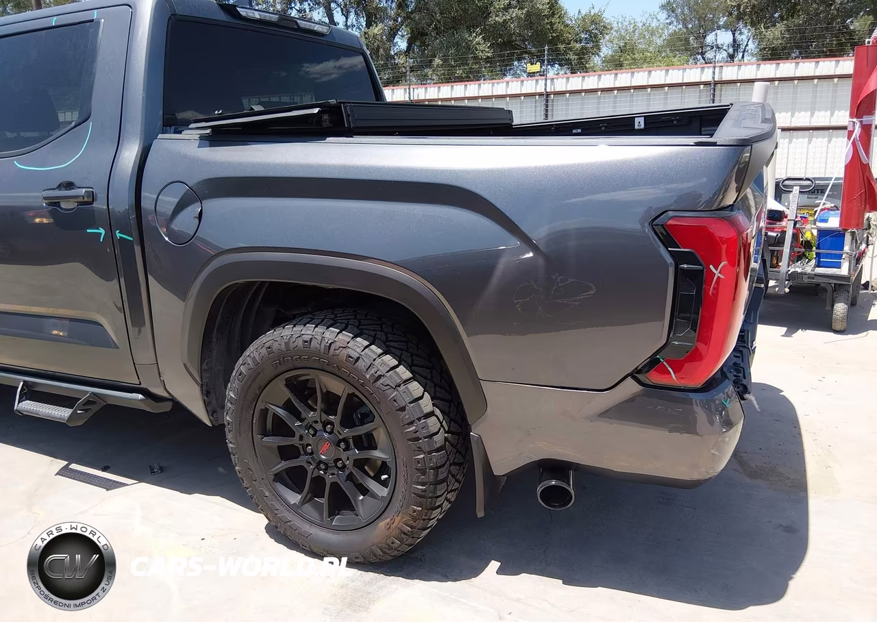 2025 Toyota Tundra Sr5 VIN:5TFLA5AB4SX041815 - 17