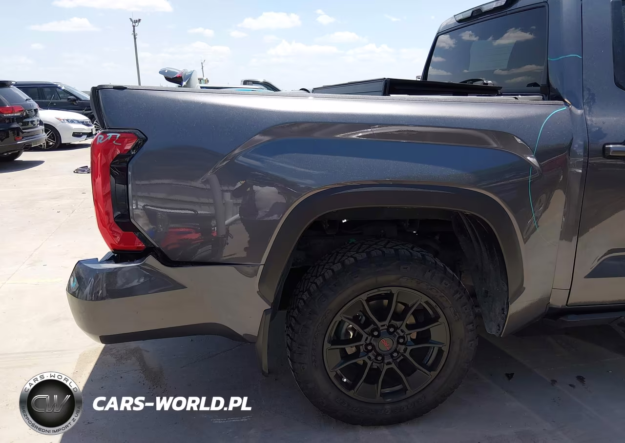 2025 Toyota Tundra Sr5 VIN:5TFLA5AB4SX041815 - 18