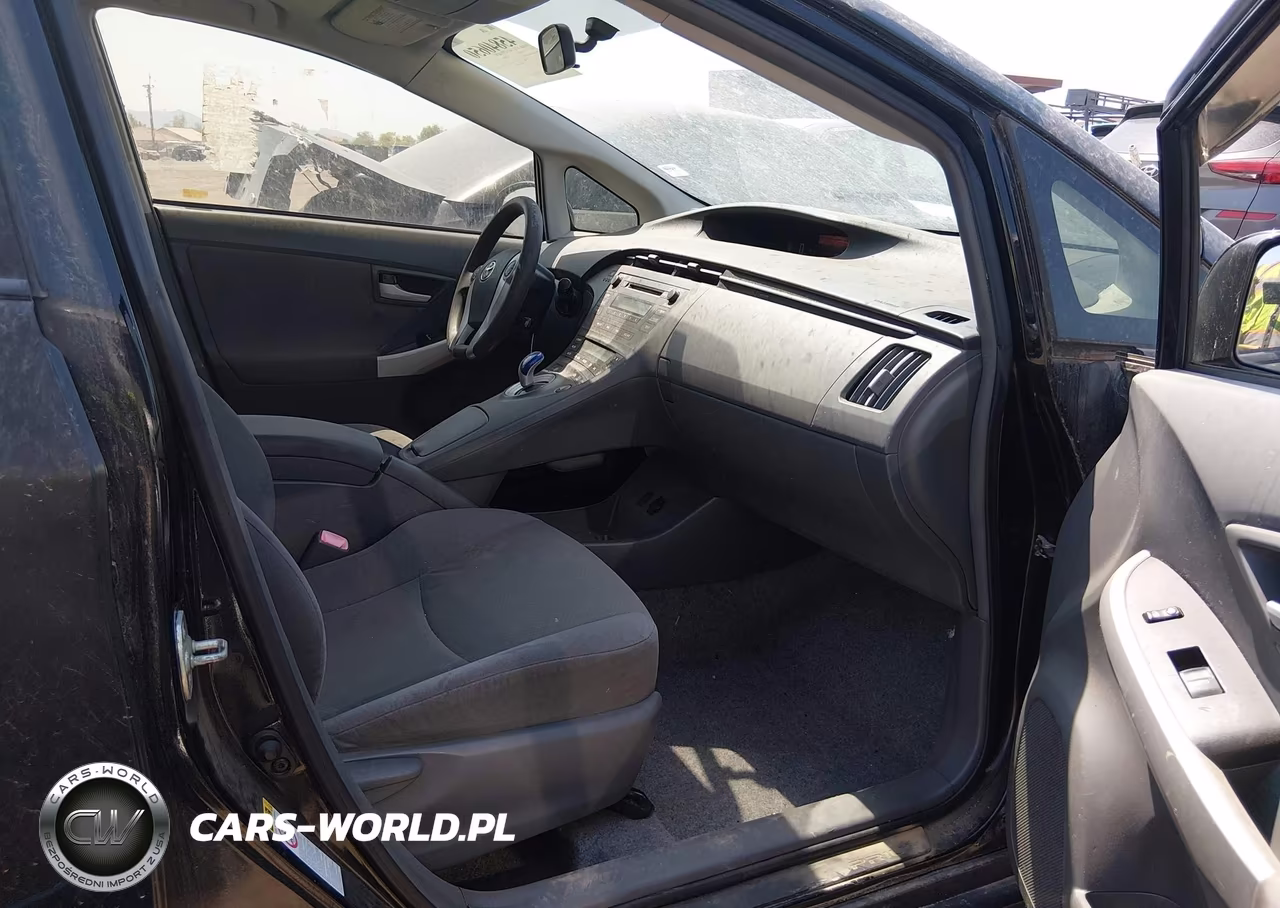 2011 Toyota Prius Two VIN:JTDKN3DUXB5331425 - 5