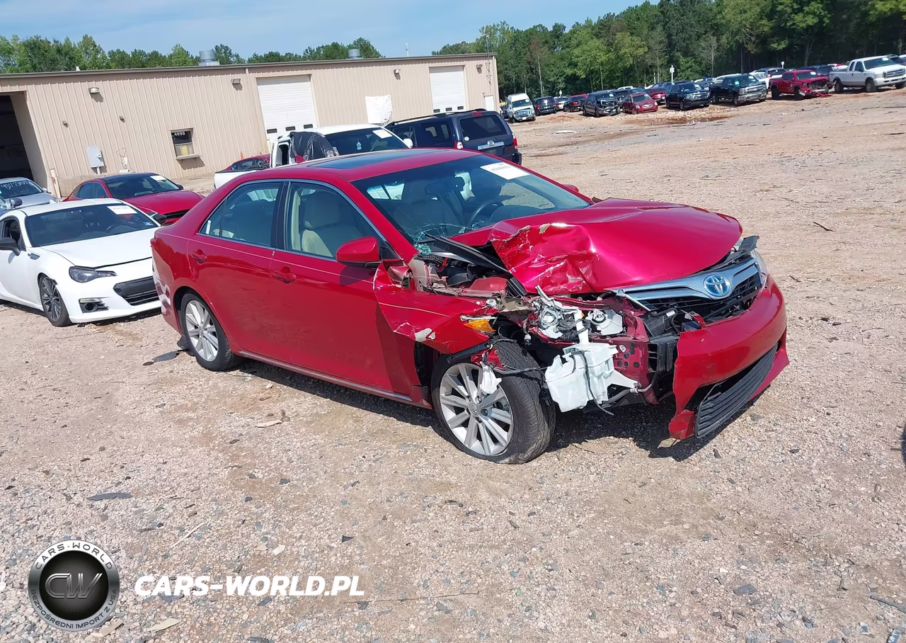 2014 Toyota Camry Hybrid Xle