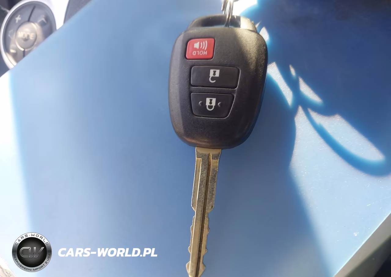2016 Toyota Prius C One VIN:JTDKDTB35G1129927 - 11