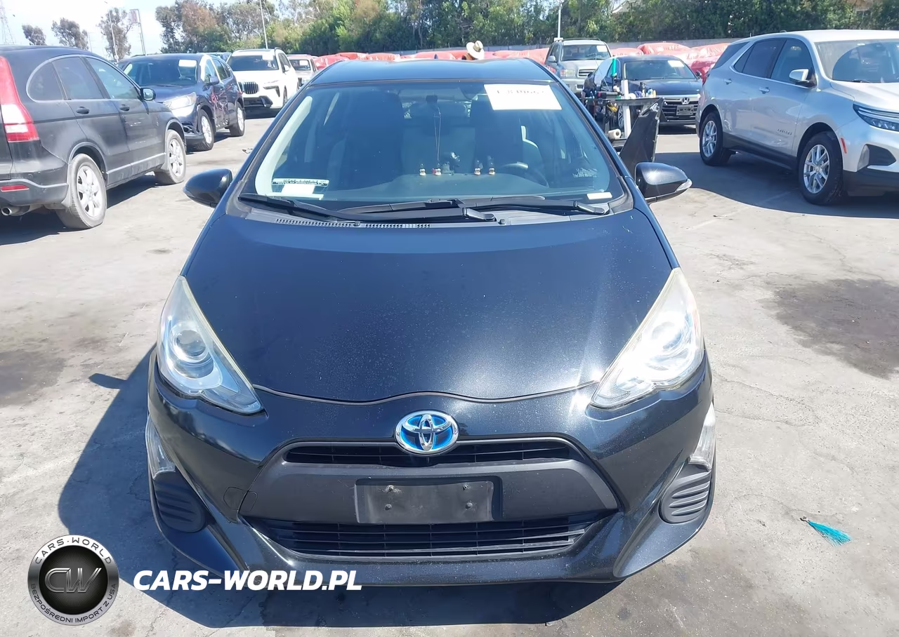 2016 Toyota Prius C One VIN:JTDKDTB35G1129927 - 13