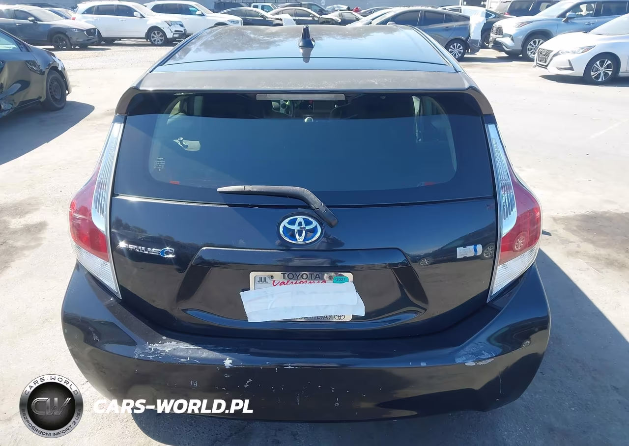 2016 Toyota Prius C One VIN:JTDKDTB35G1129927 - 17