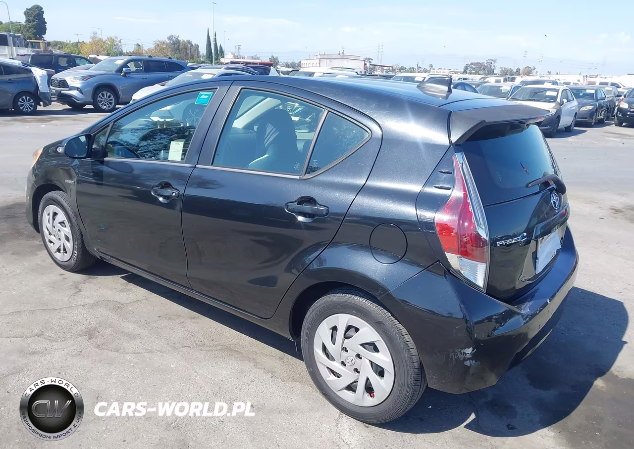 2016 Toyota Prius C One VIN:JTDKDTB35G1129927 - 3