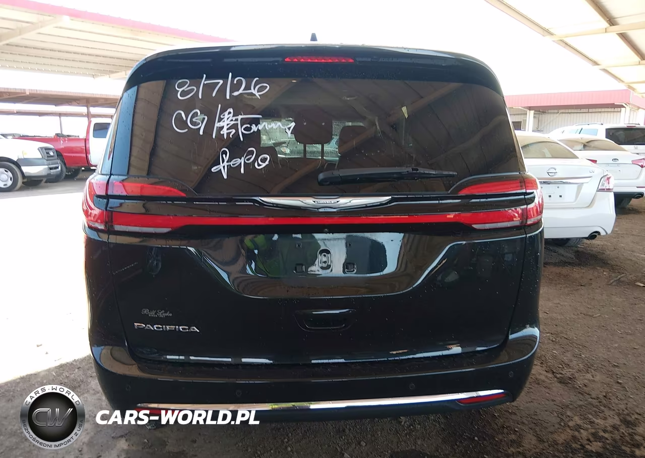 2022 Chrysler Pacifica Touring L VIN:2C4RC1BG0NR146376 - 16