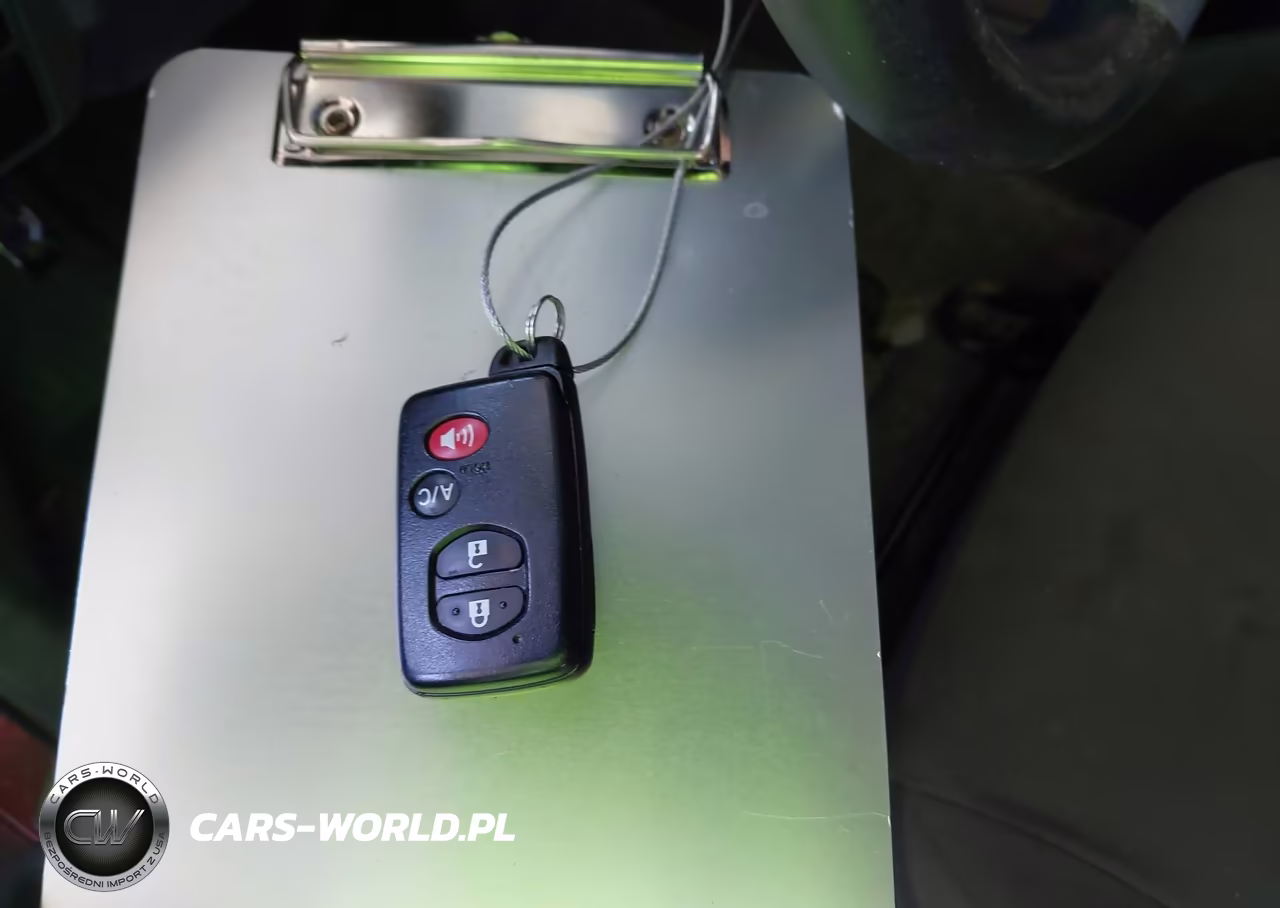 2011 Toyota Prius Three VIN:JTDKN3DU9B0310675 - 11