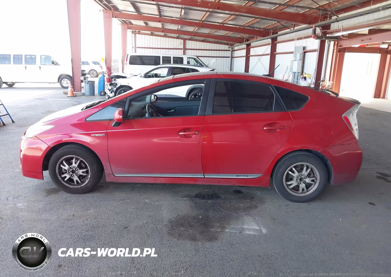 2011 Toyota Prius Three VIN:JTDKN3DU9B0310675 - 14