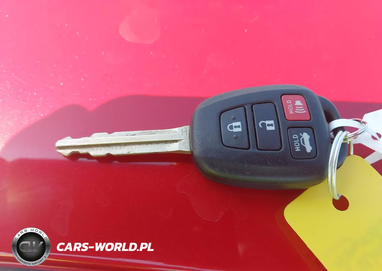 2018 Toyota Corolla Le VIN:2T1BURHE3JC083349 - 11