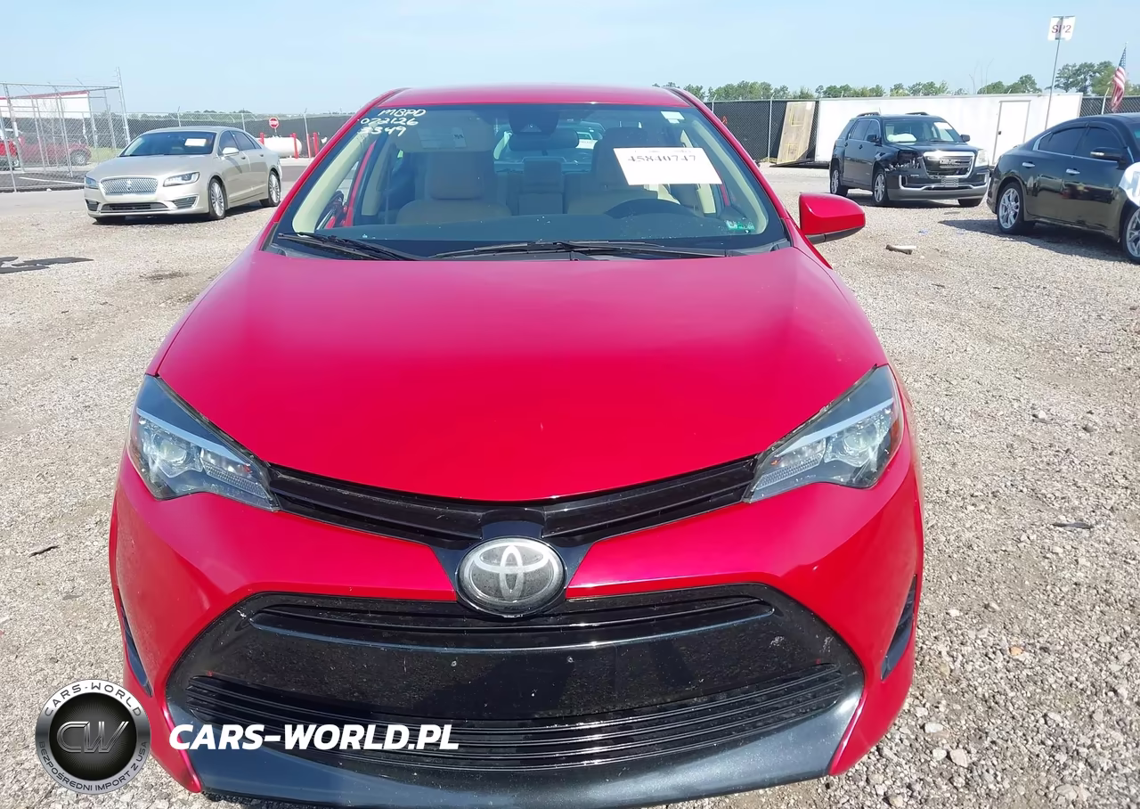 2018 Toyota Corolla Le VIN:2T1BURHE3JC083349 - 12