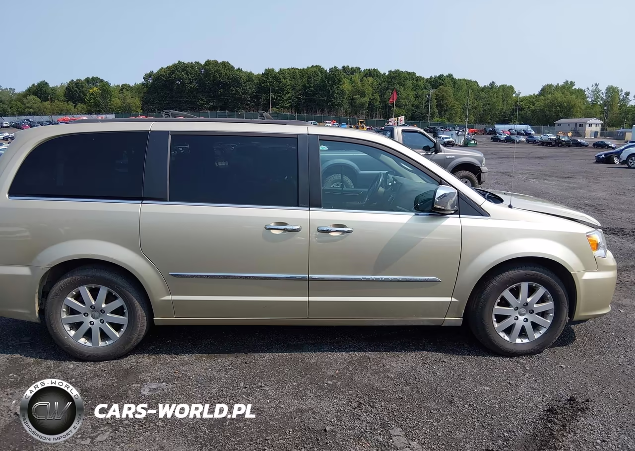 2011 Chrysler Town & Country Touring-L VIN:2A4RR8DG2BR704478 - 13
