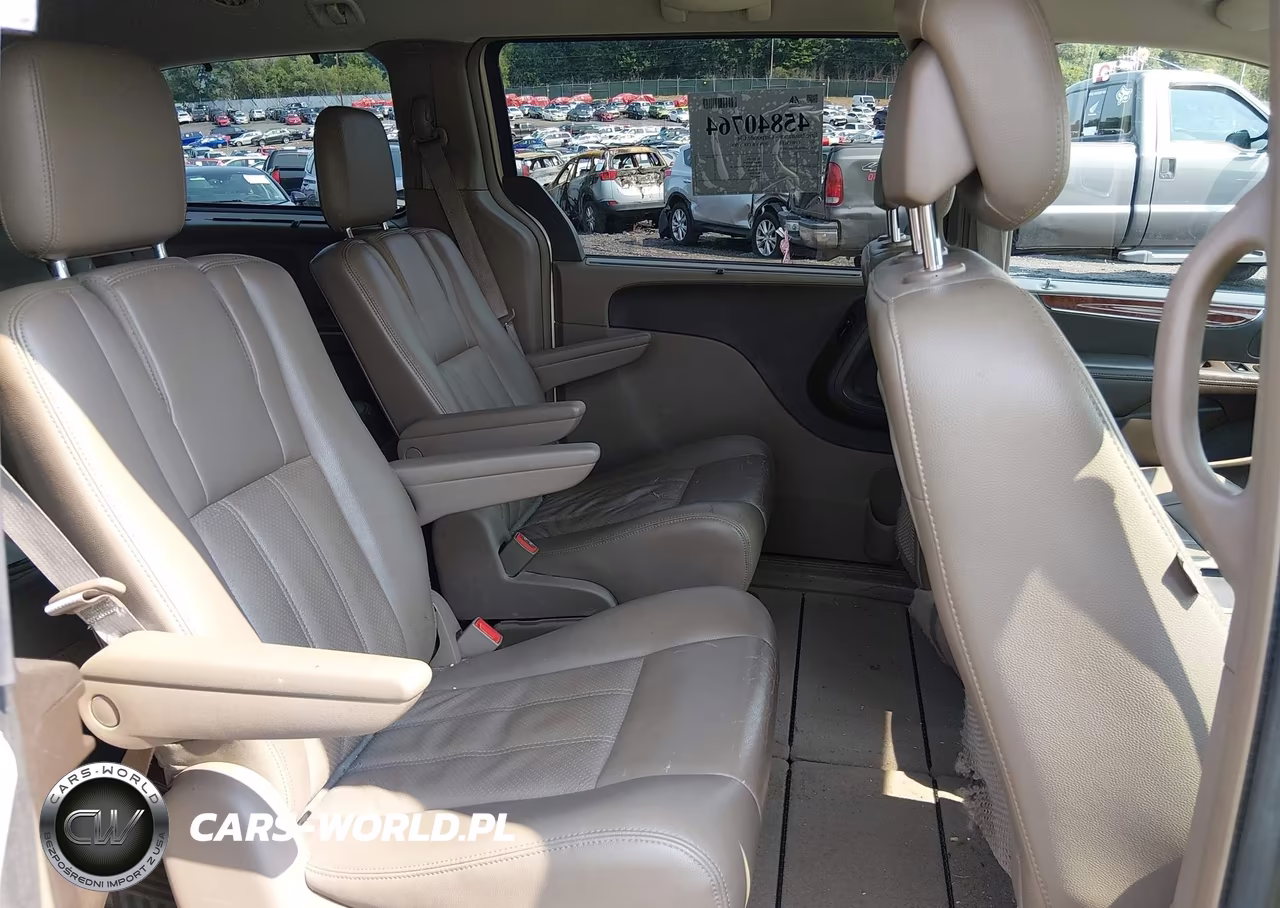 2011 Chrysler Town & Country Touring-L VIN:2A4RR8DG2BR704478 - 8