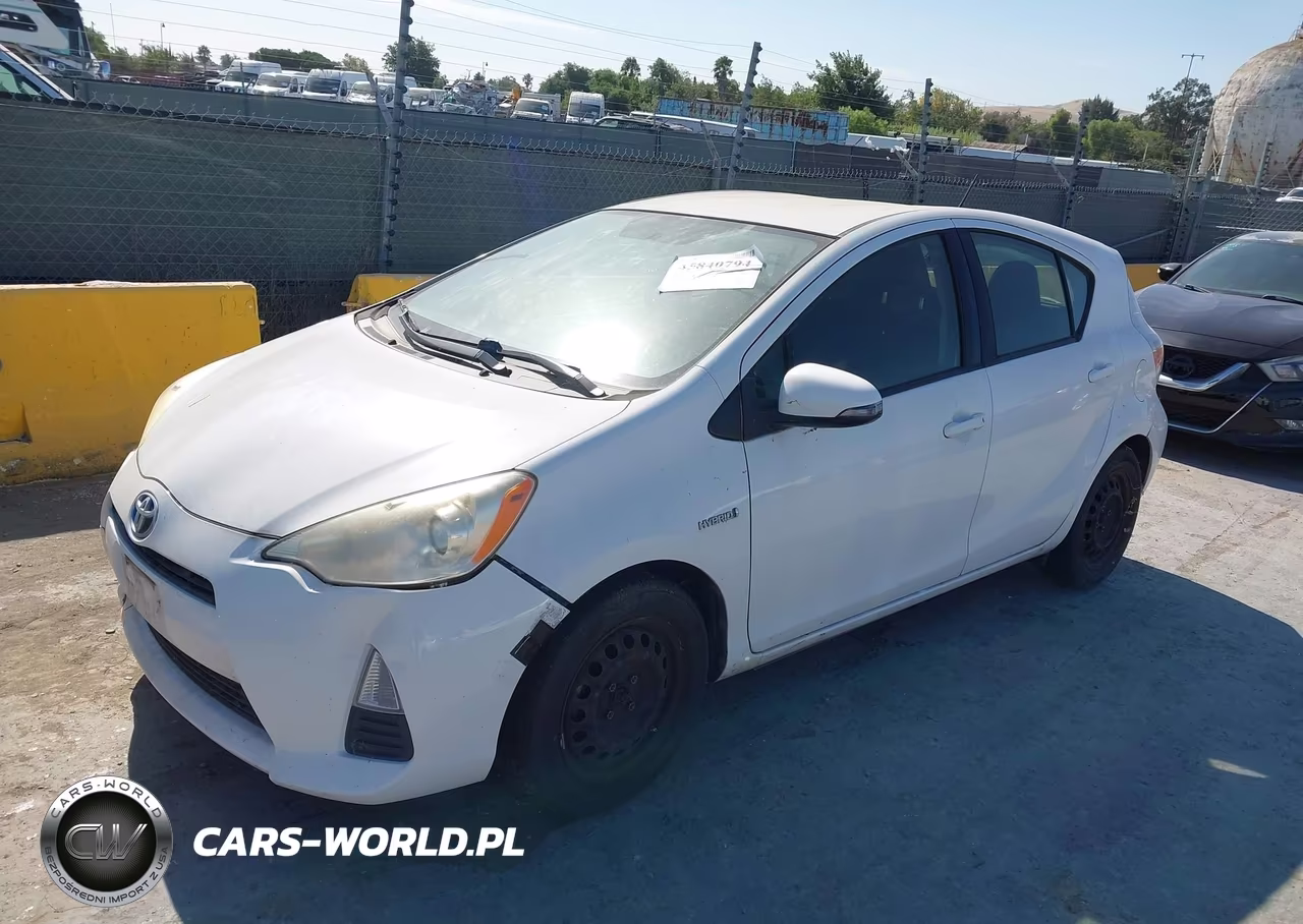 2013 Toyota Prius C Two VIN:JTDKDTB3XD1550151 - 6