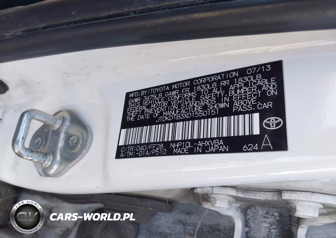 2013 Toyota Prius C Two VIN:JTDKDTB3XD1550151 - 9