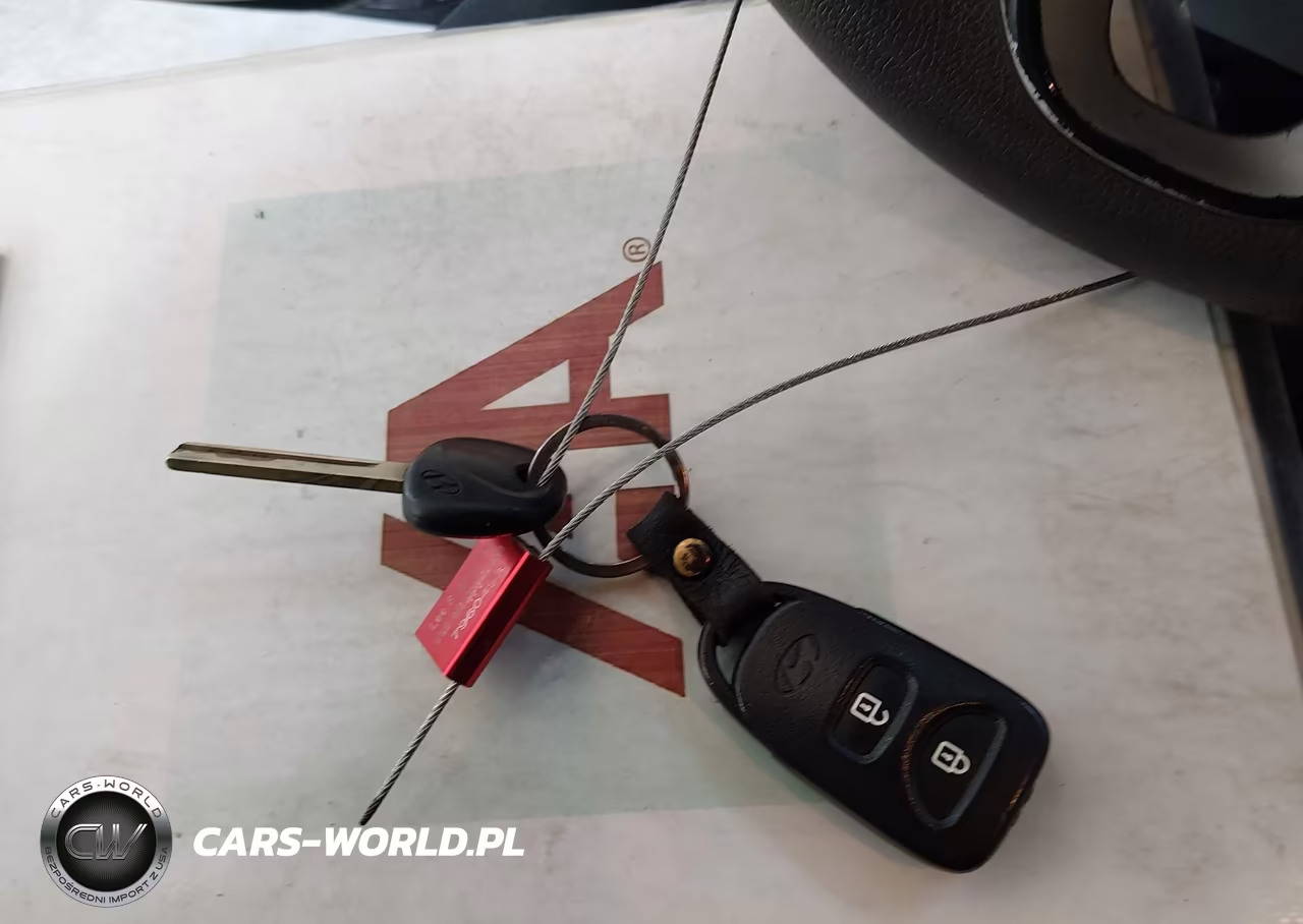 2013 Hyundai Accent Gls VIN:KMHCU4AE2DU420825 - 11