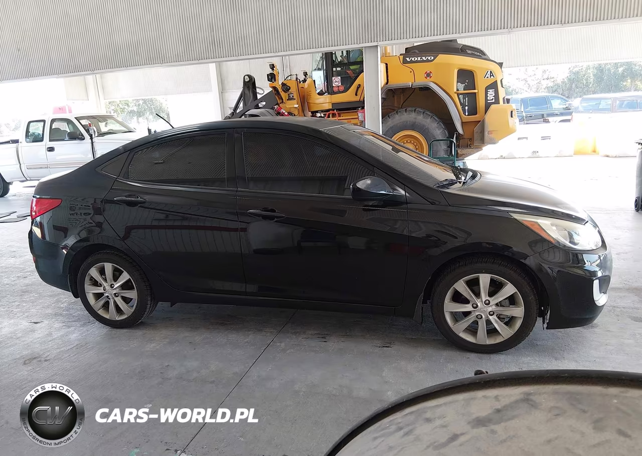 2013 Hyundai Accent Gls VIN:KMHCU4AE2DU420825 - 13