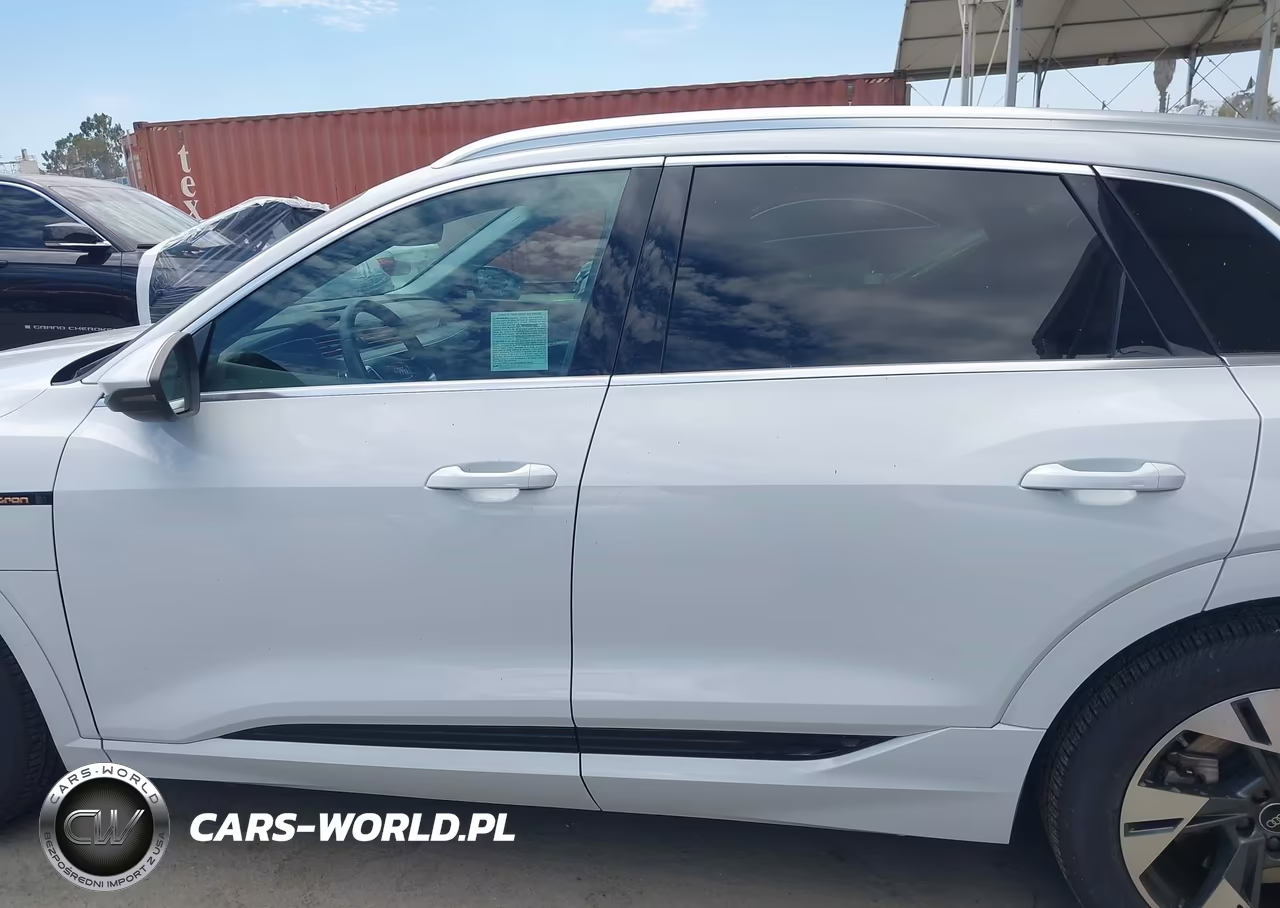 2022 Audi E-Tron Premium Quattro VIN:WA1AAAGE8NB025677 - 14
